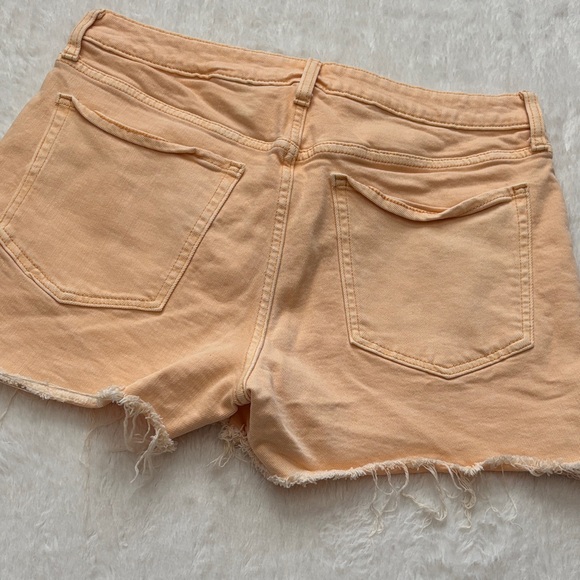 Old Navy Peach Frayed Women’s Shorts - Picture 7 of 7